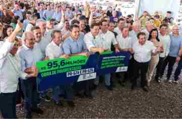 Ratinho Junior dá início pavimentação que liga Nova Aurora, Tupãssi e Cafelândia